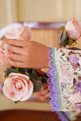 De Mater – A Graceful Ensemble from the Floral Whisper Collection