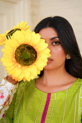 Scentora – A Graceful Ensemble from the Floral Whisper Collection