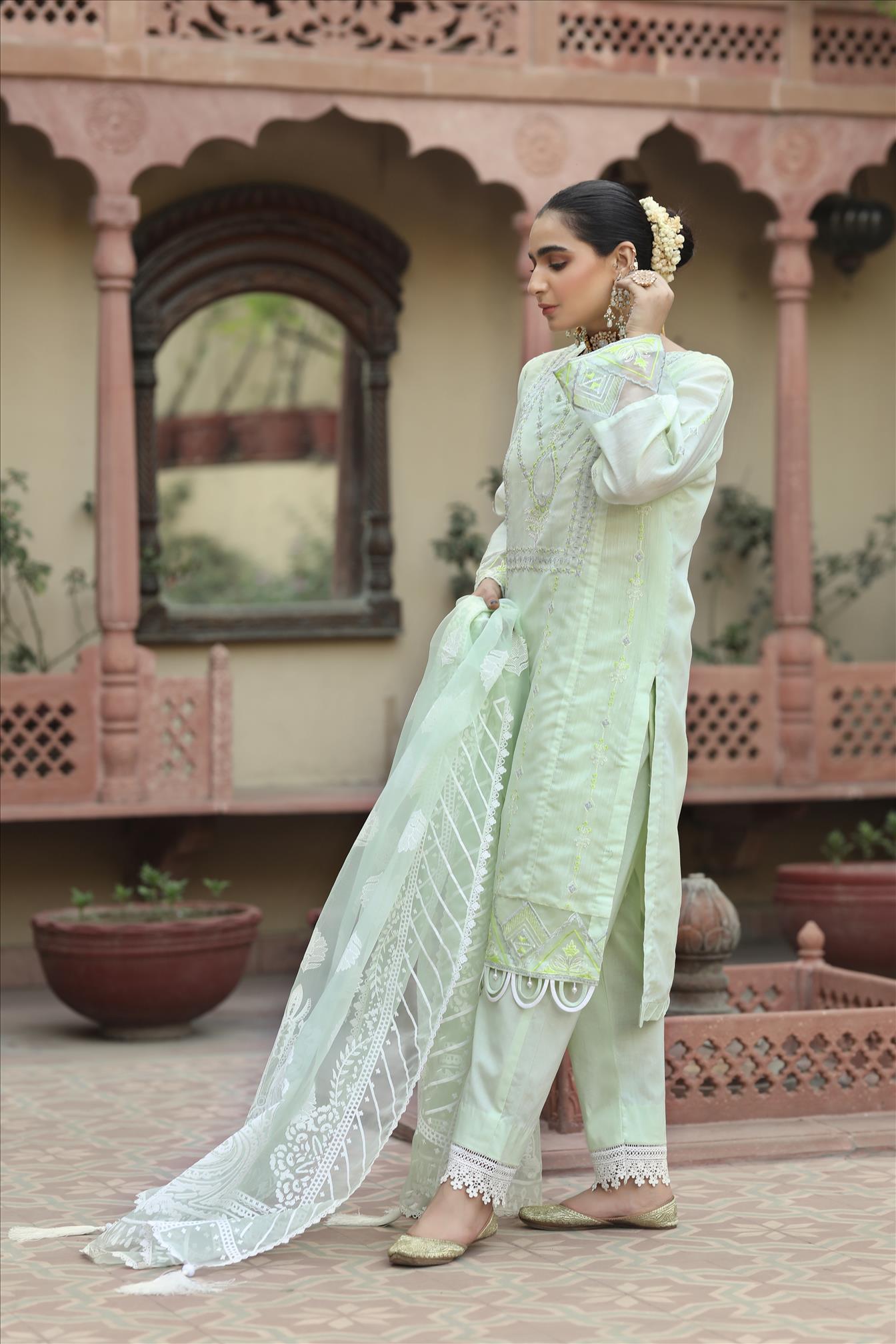 Lilit - Amour Luxury Pret Collection By Noorangi noorangi