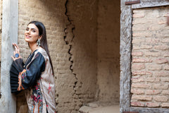 Nazm-e-Zeba noorangi