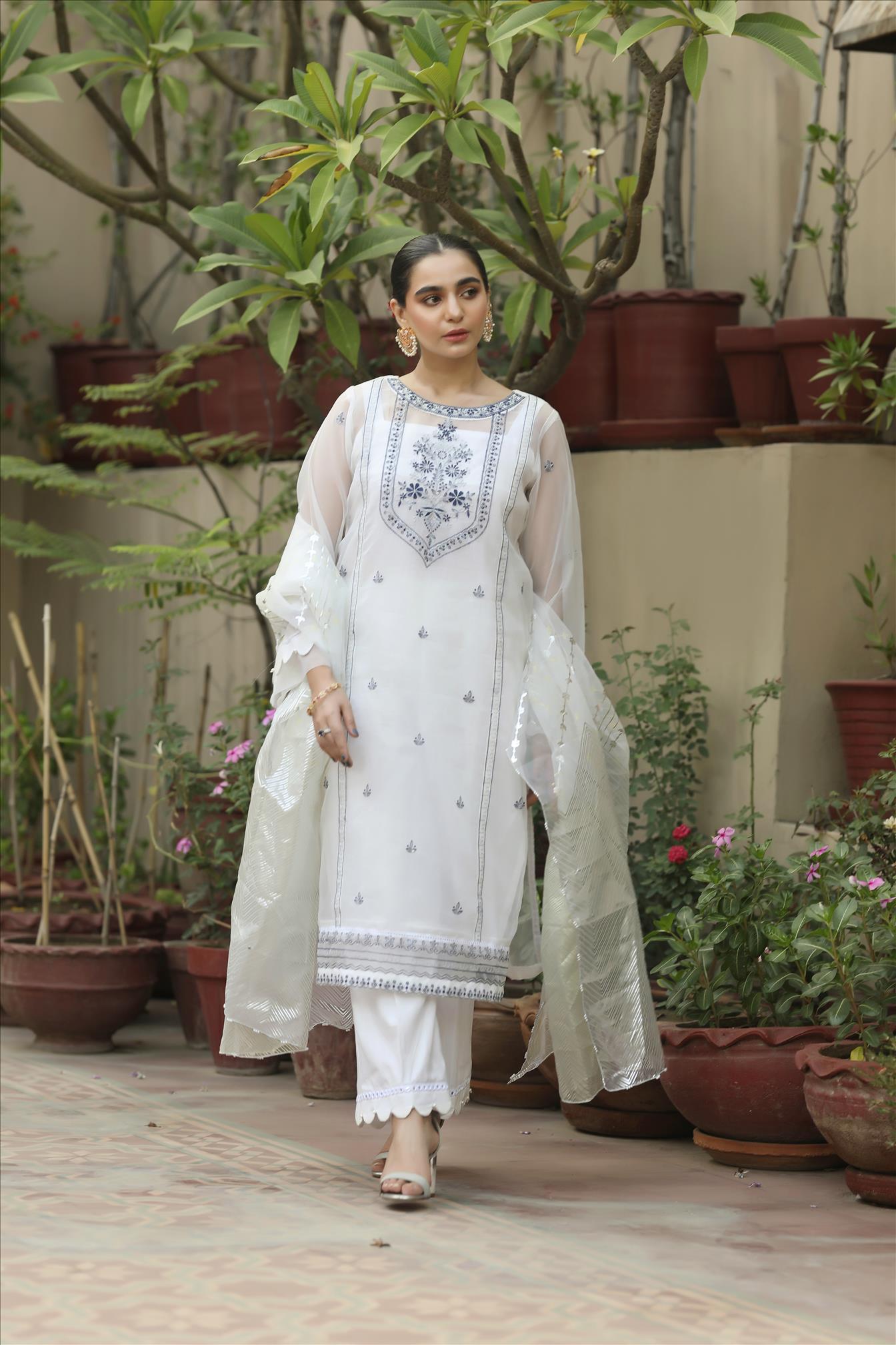 Nova - Amour Luxury Pret Collection By Noorangi noorangi