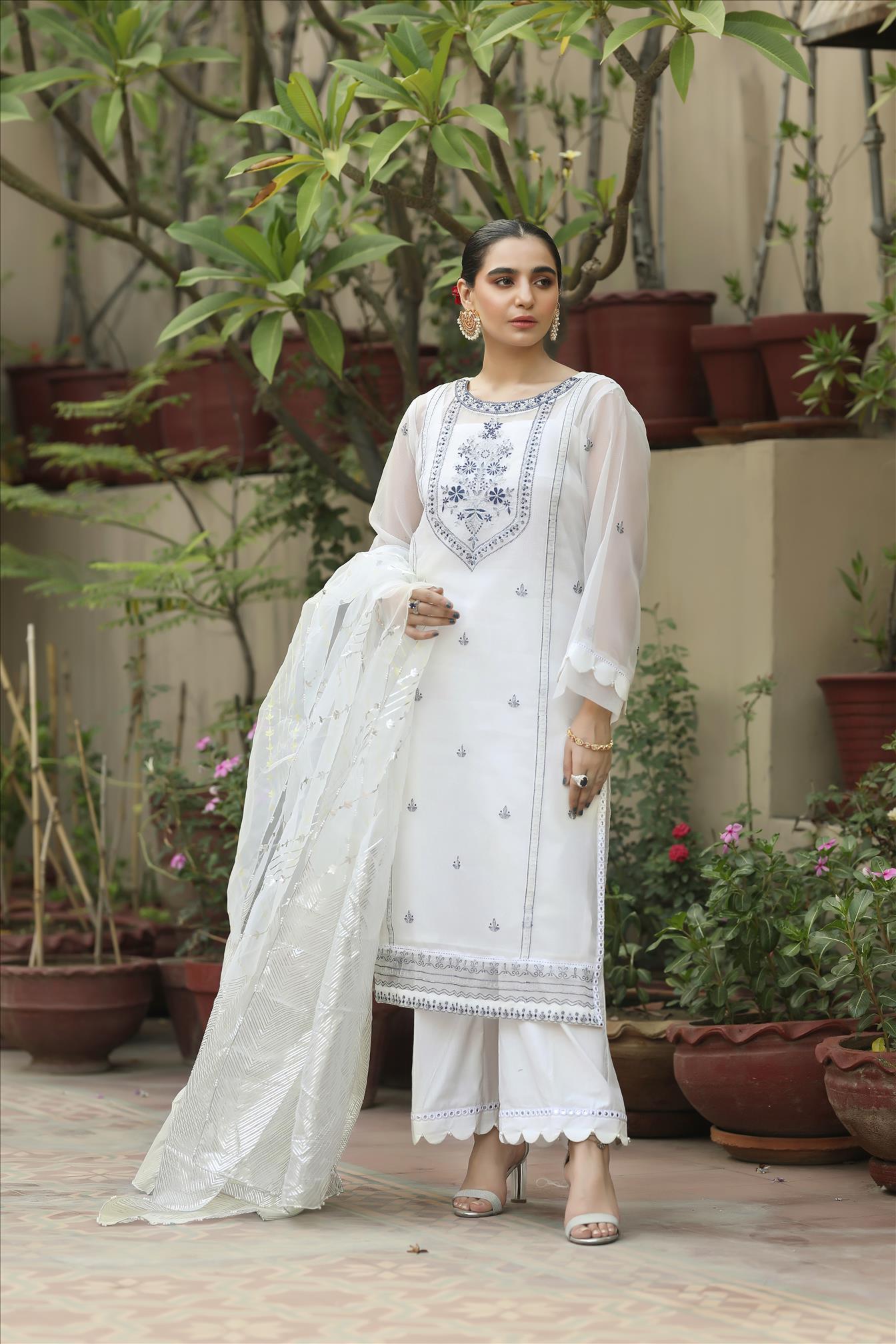 Nova - Amour Luxury Pret Collection By Noorangi noorangi