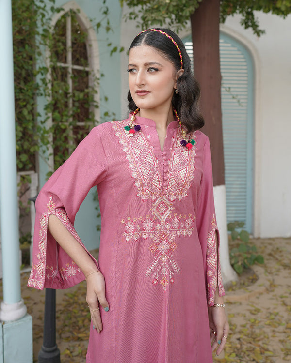 LA Rossa 2 Piece Embroidered