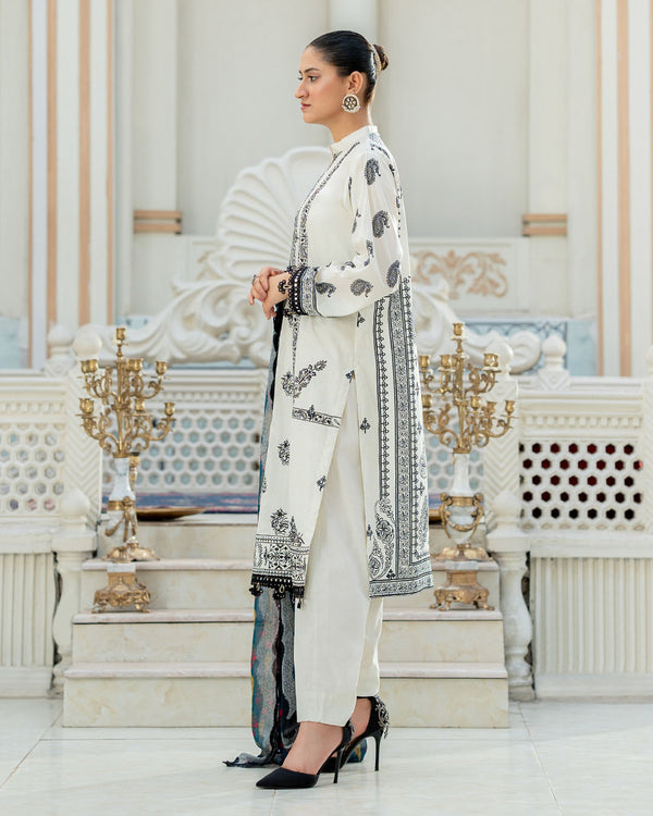Kamari Flat 30% Off