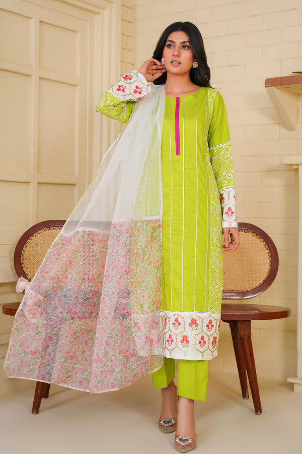 Scentora – A Graceful Ensemble from the Floral Whisper Collection