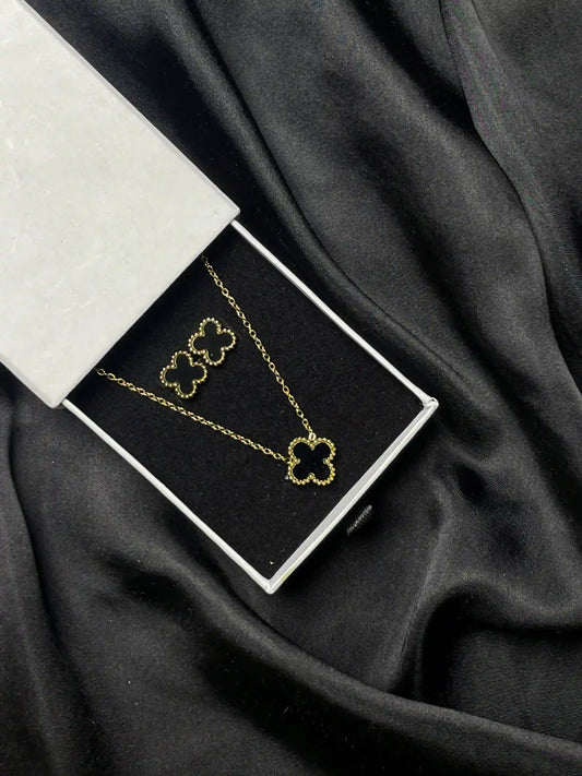 Clover Necklace Set