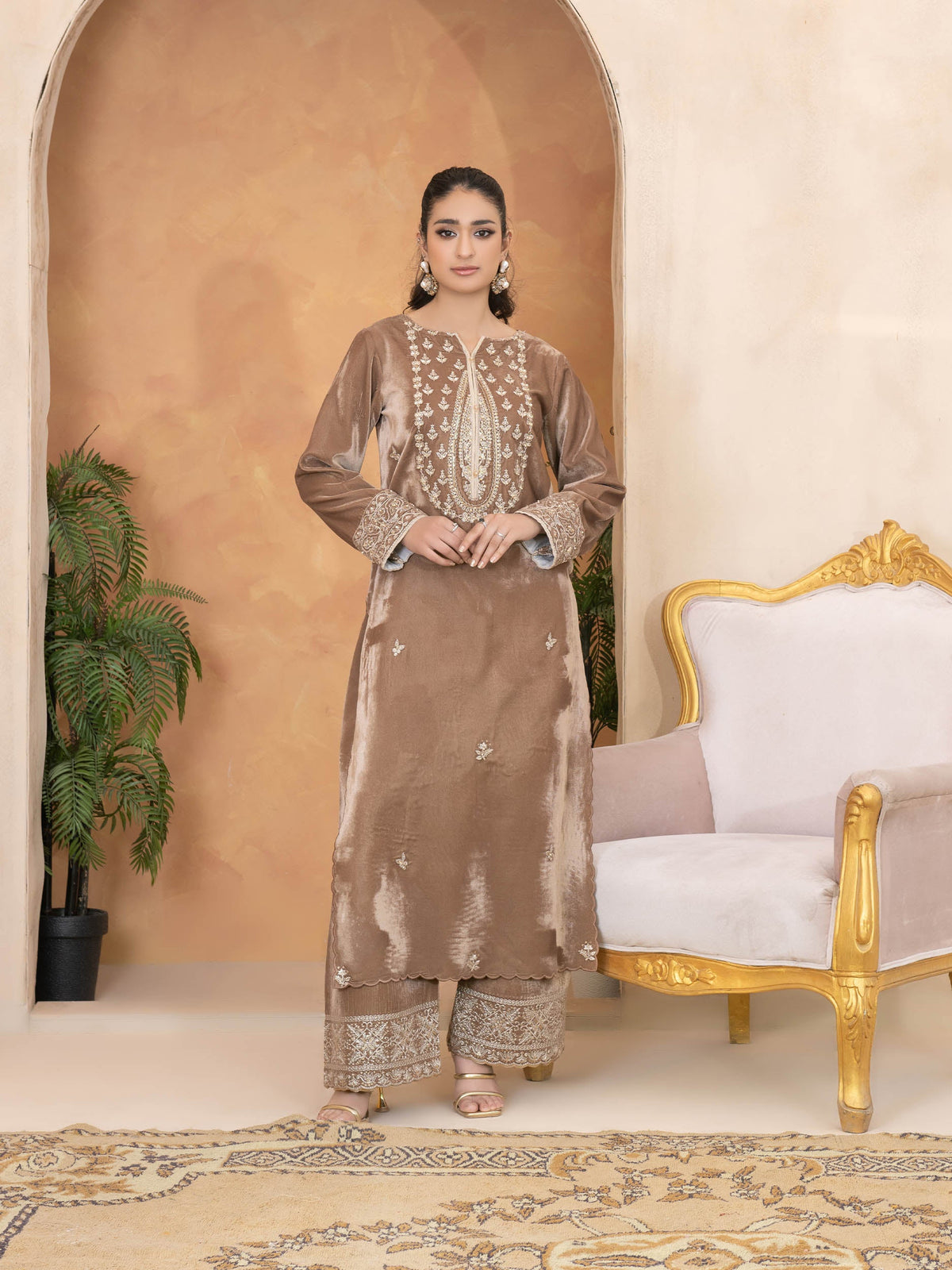 2 PIECE - EMBROIDERED VELVET SUIT