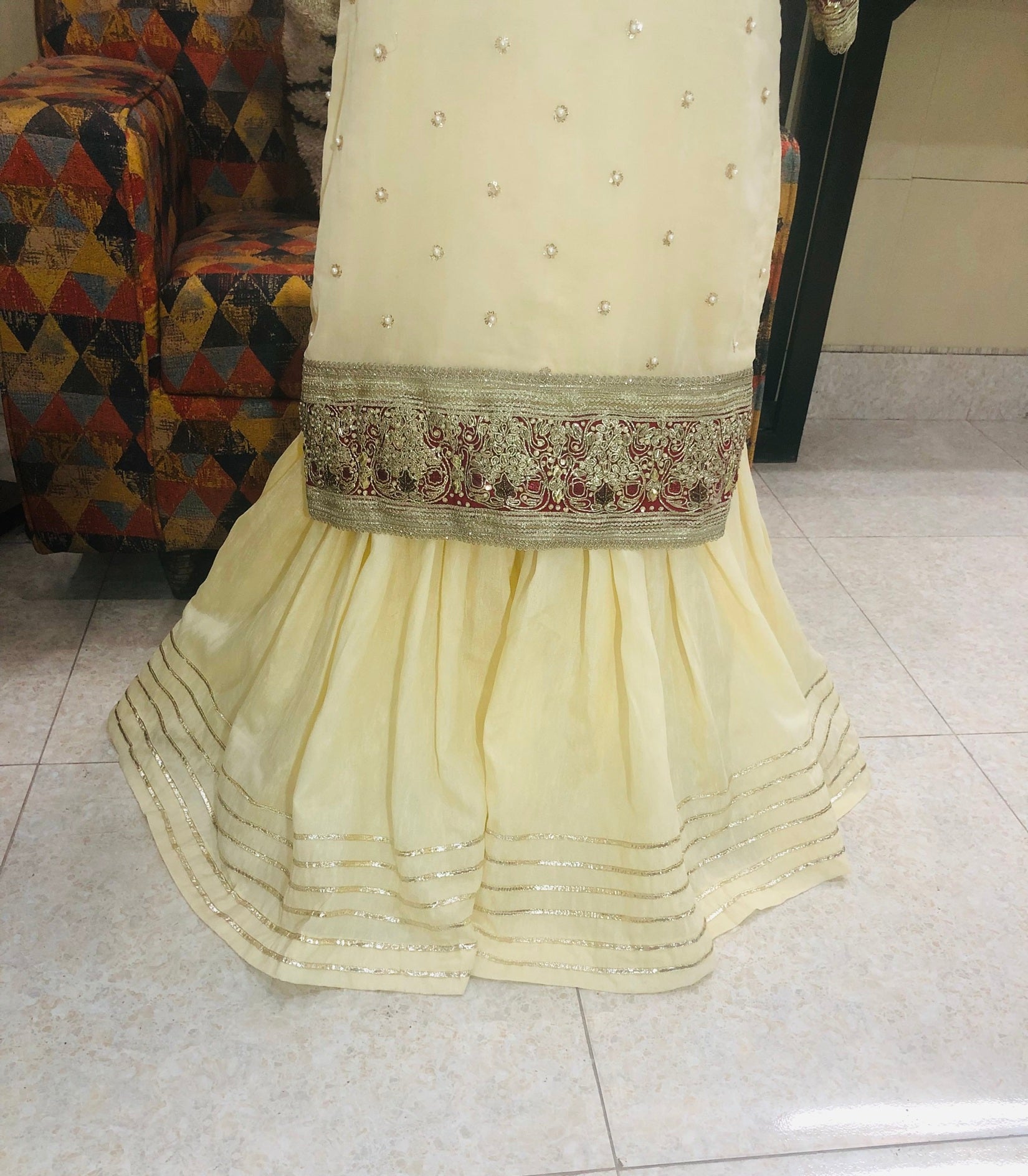 Khakhi Zari