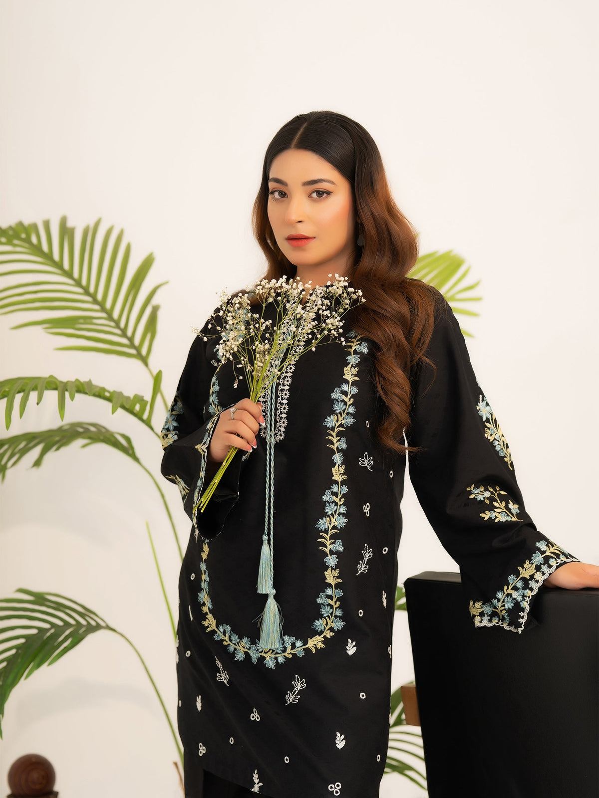 2 PIECE - EMBROIDERED SUIT